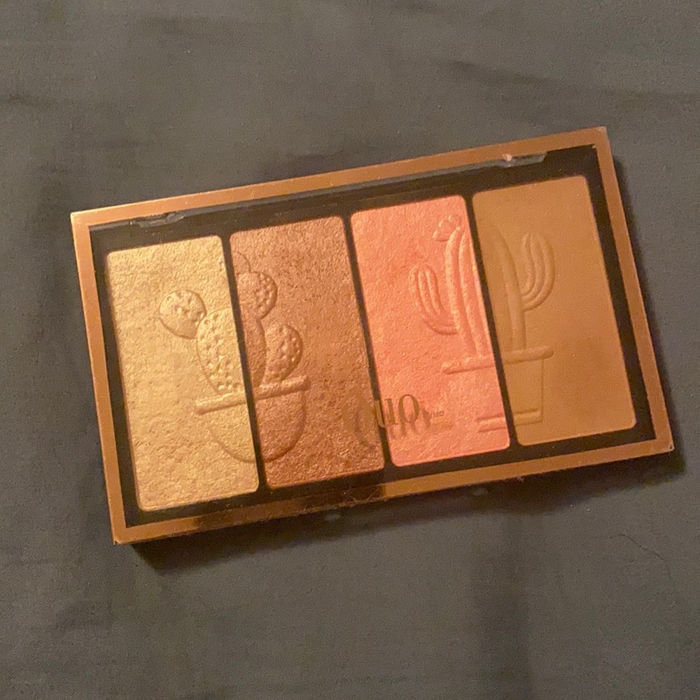 Quo face palette